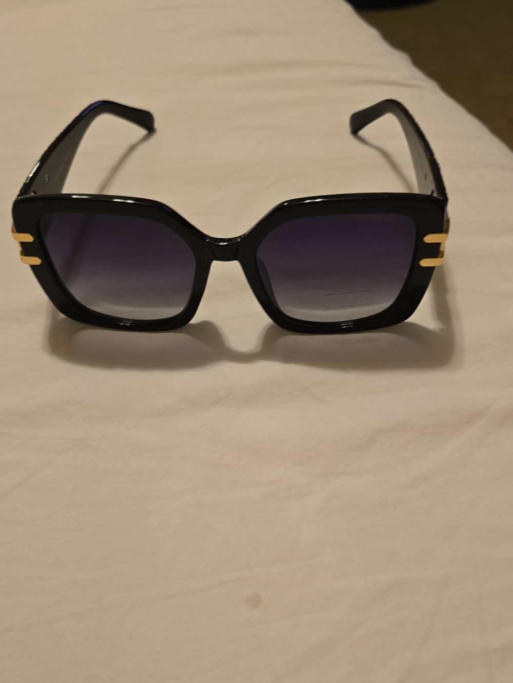 Women’s Black Square Sunglasses with Gradient Lenses